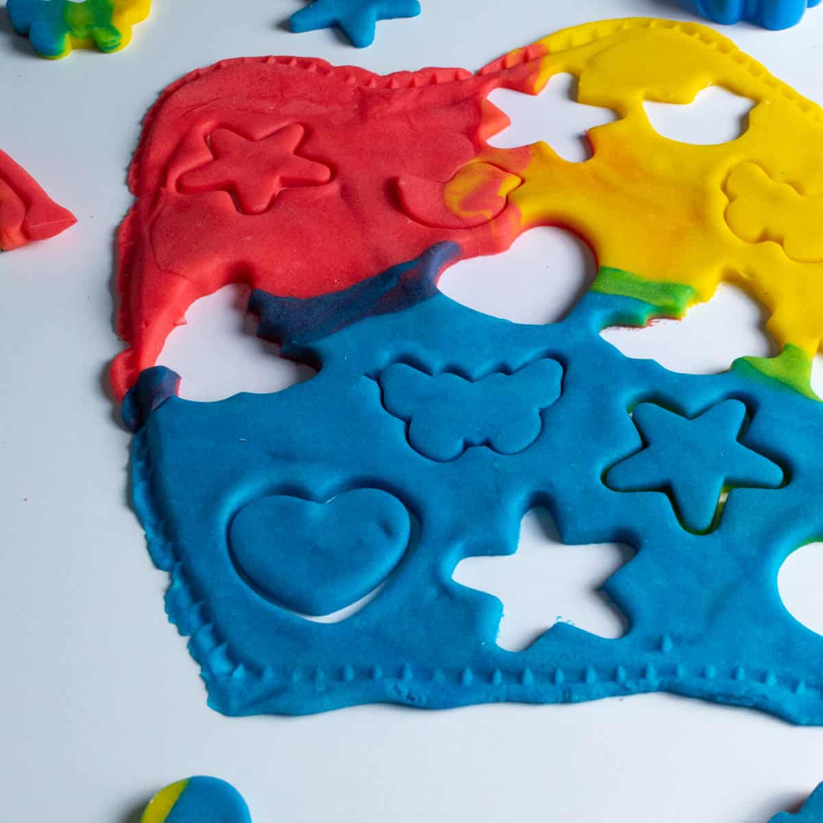 easy-homemade-play-dough-mandi-of-the-mountains